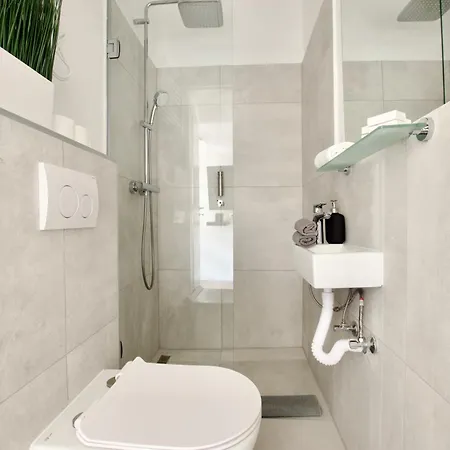 Apartament By Hi5- Jozsef Koerut