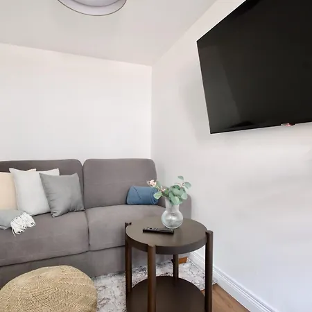 By Hi5- Jozsef Koerut *