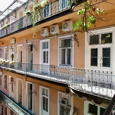 By Hi5- József Körút *