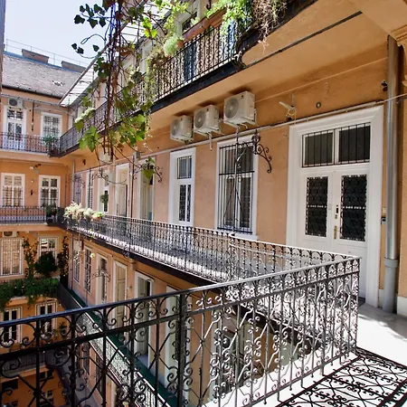 By Hi5- József Körút Budapest