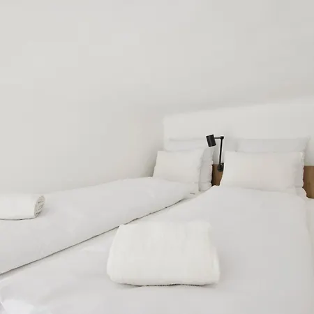 By Hi5- József Körút Apartman *